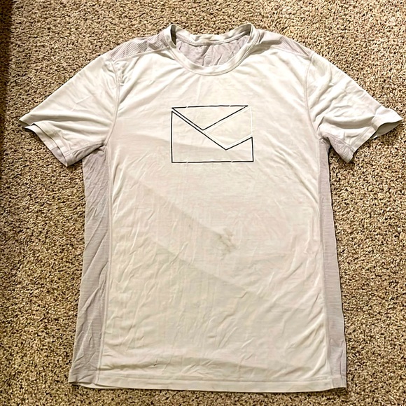 Men’s large lululemon graphic tee - Picture 1 of 6
